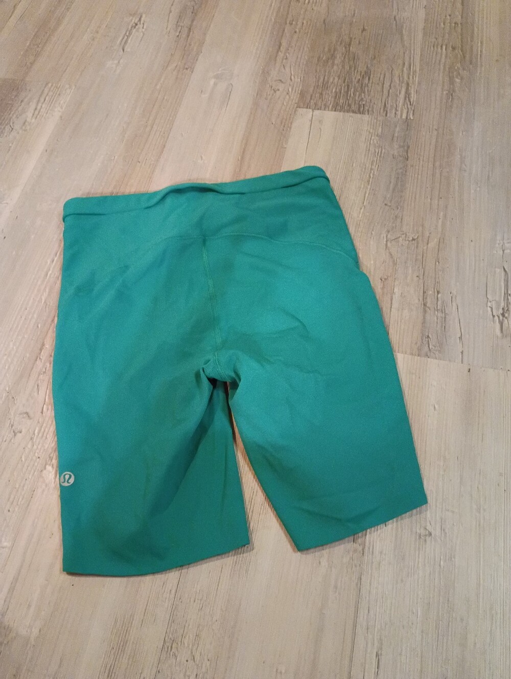 Lululemon - Picture 3 of 6
